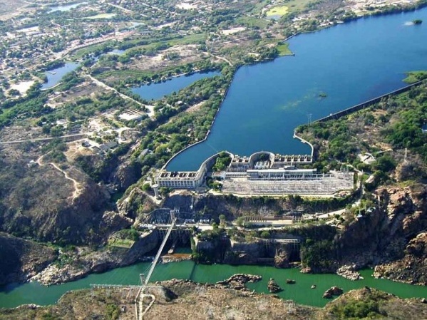 Exemplo de hidrelétrica no Brasil.
