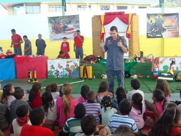 Crianças receberam orientações sobre incêndios durante Fórum