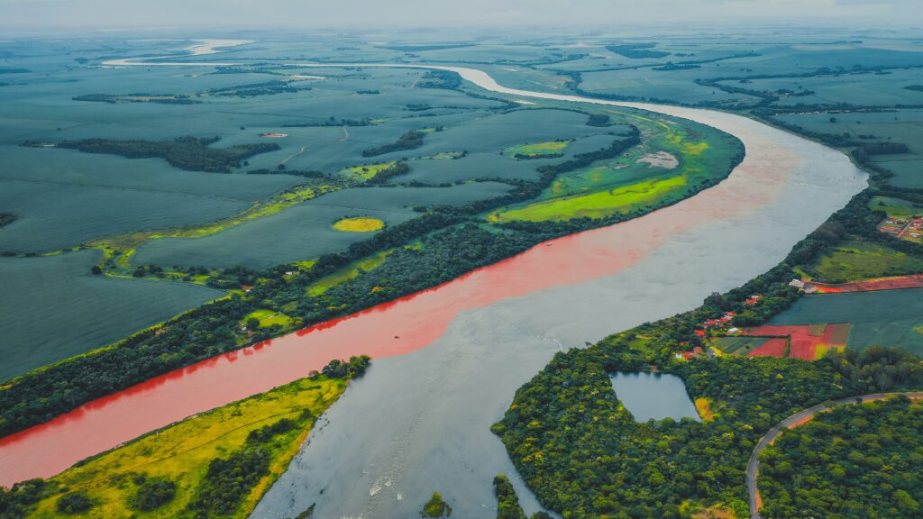 Características da geomorfologia do território brasileiro.